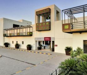 MOVENPICK HOTEL или подобен