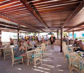 LE PACHA