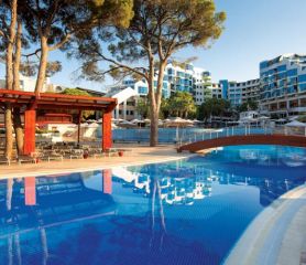 Cornelia De Luxe Resort