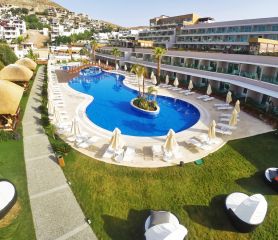Bellazure Hotel