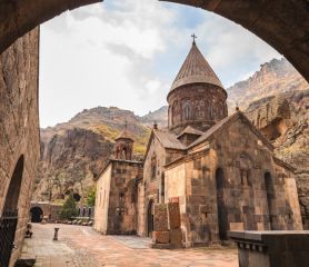 Екскурзия в АРМЕНИЯ - природа, култура и древни традиции - със самолет, на български език!