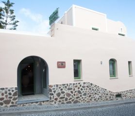 PELICAN HOTEL SANTORINI