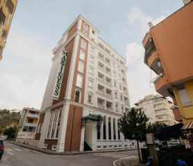 MARTINESS HOTEL
