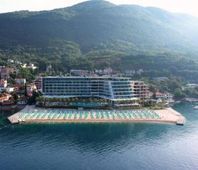 CARINE HOTEL KUMBOR