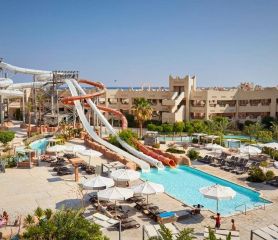 Coral Sea Water World Resort