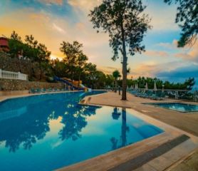 SENZA GARDEN HOLIDAY CLUB