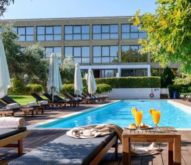 Alexander Beach Hotel & Convention Centre