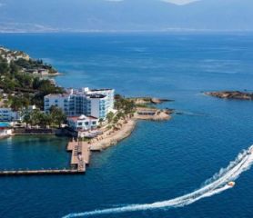 LE BLEU HOTEL & RESORT