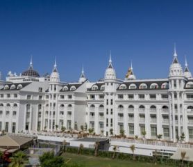 SIDE ROYAL PALACE