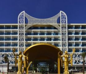 AZURA DELUXE RESORT & SPA HOTEL