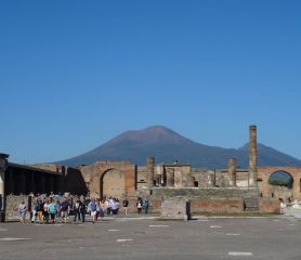 Великден в Неапол със самолет