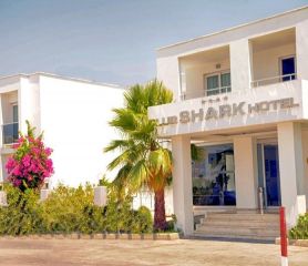 CLUB SHARK HOTEL