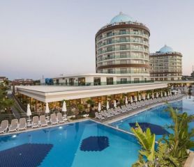 DREAM WORLD AQUA HOTEL