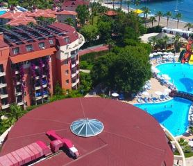 PALMERAS BEACH CLUB